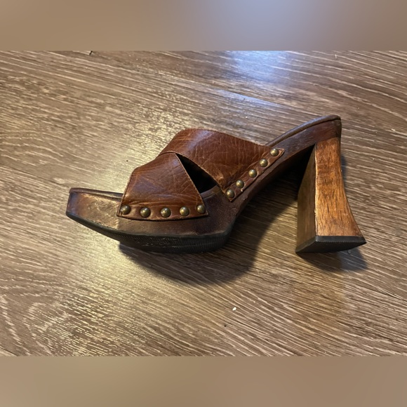 Vintage Steve Madden Brown Wooden Heels - Picture 5 of 8